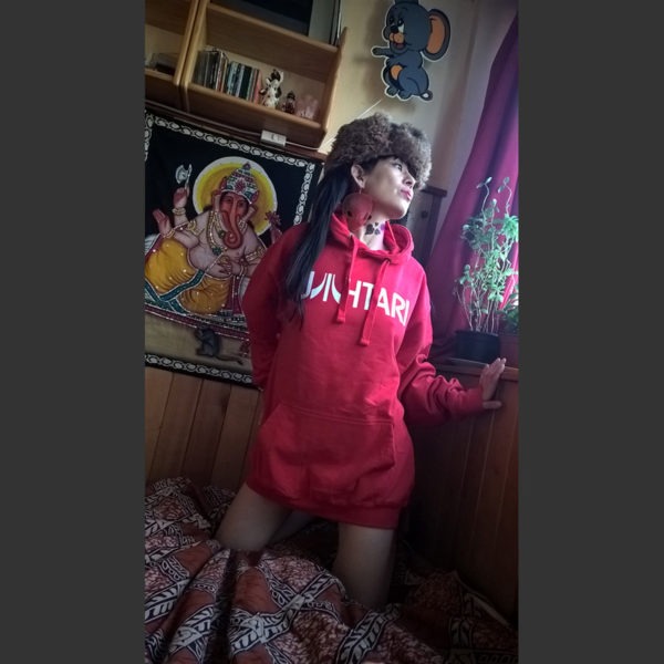 Jahtari hoodie (red or black)